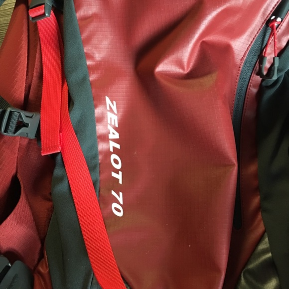 Bags | The North Face Zealot 7 Pack 